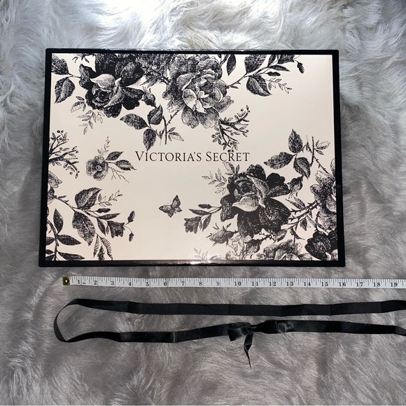 Victoria’s Secret Gift Box - Picture 2 of 5
